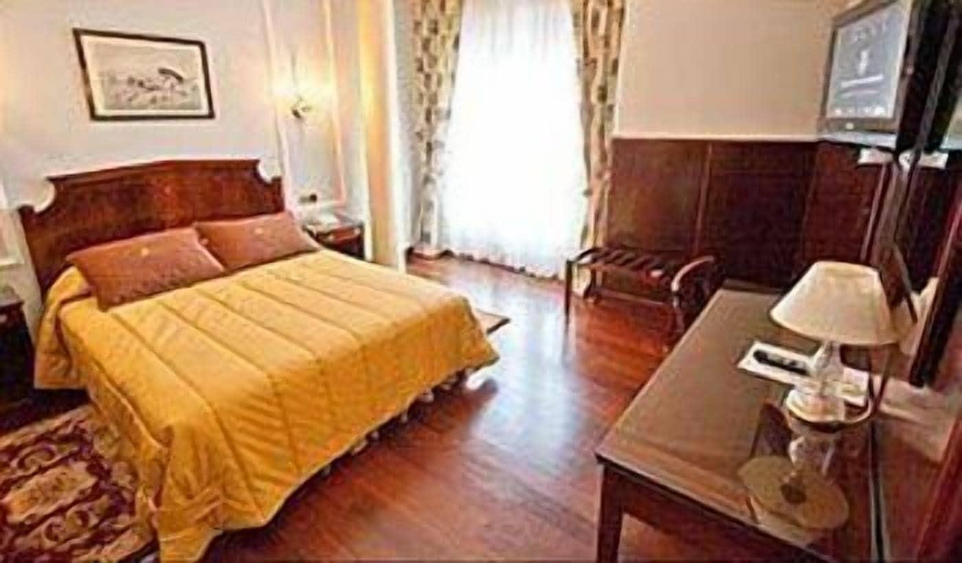 My Rooms City Hotel Camino De Santiago Лос-Томильярес Экстерьер фото