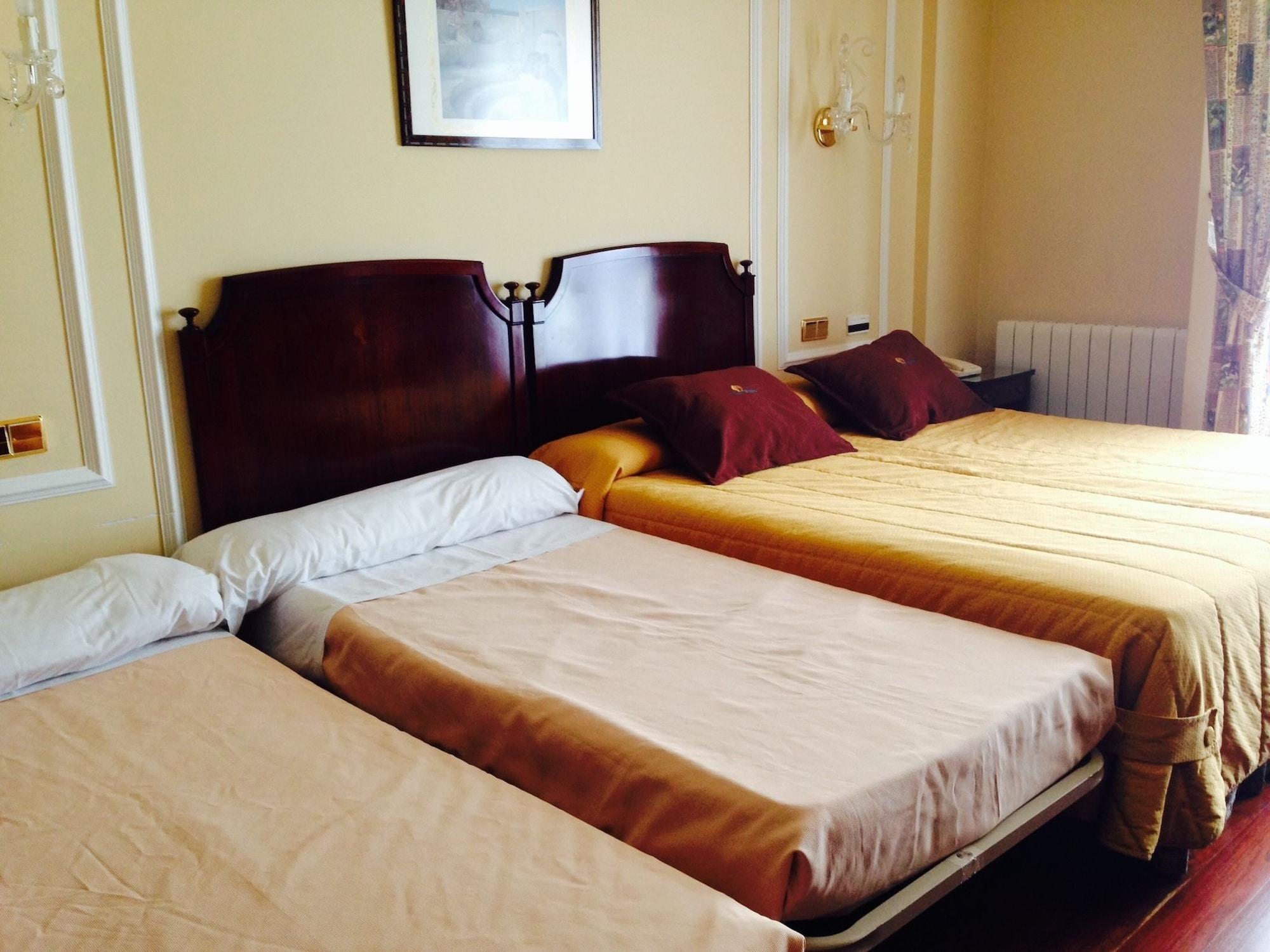 My Rooms City Hotel Camino De Santiago Лос-Томильярес Экстерьер фото