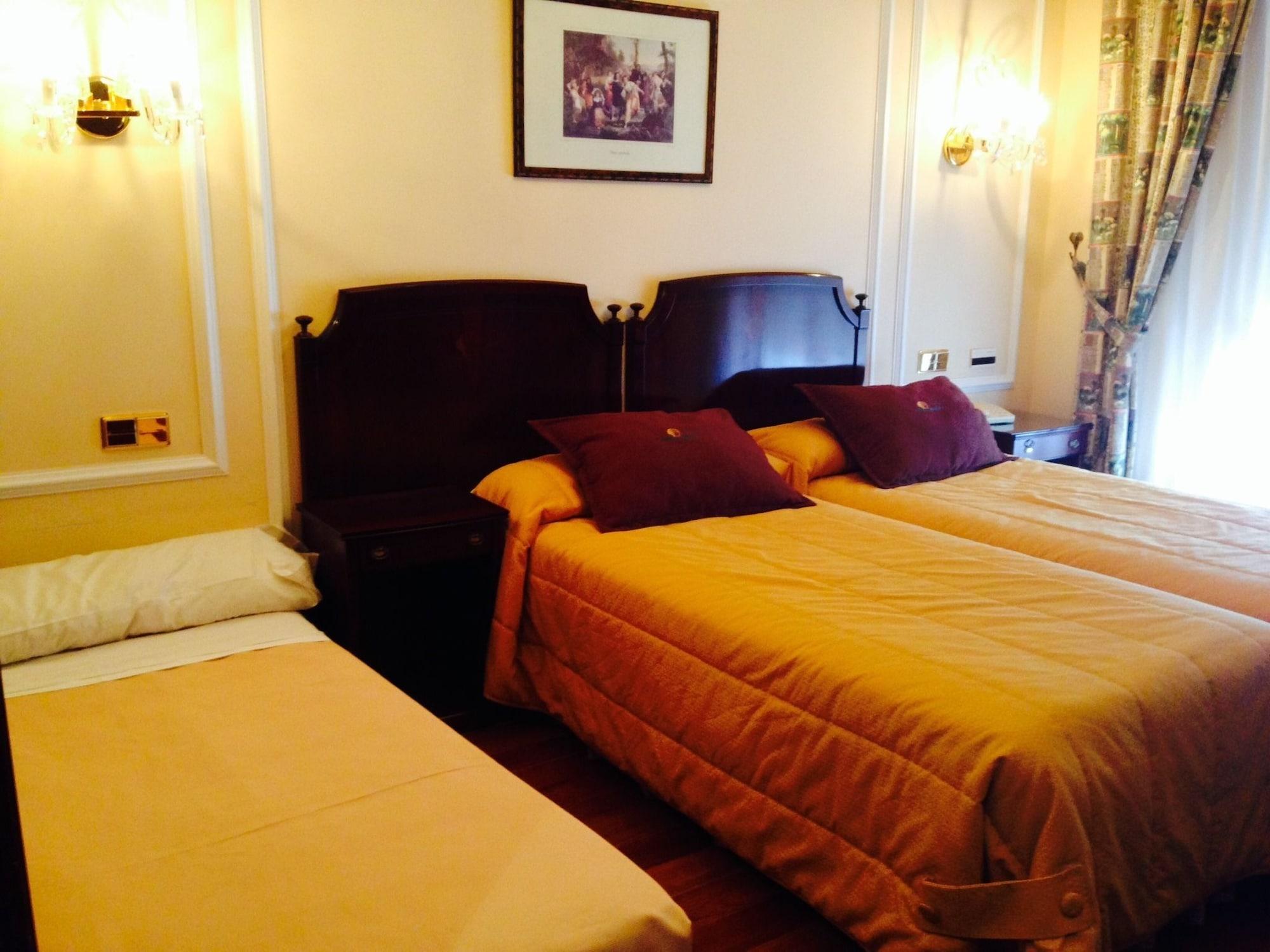 My Rooms City Hotel Camino De Santiago Лос-Томильярес Экстерьер фото