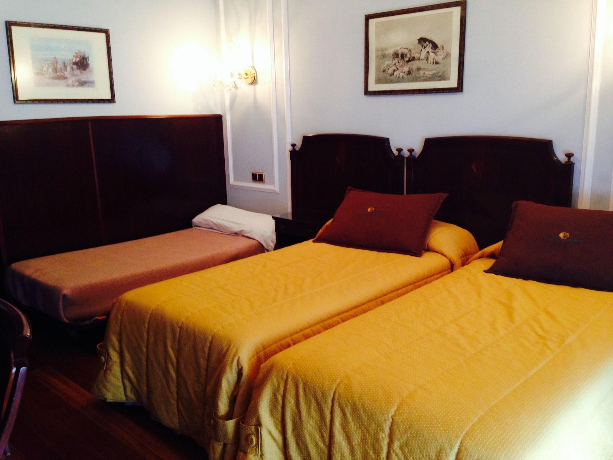 My Rooms City Hotel Camino De Santiago Лос-Томильярес Экстерьер фото