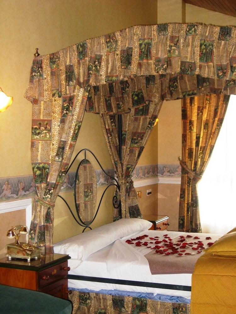 My Rooms City Hotel Camino De Santiago Лос-Томильярес Экстерьер фото