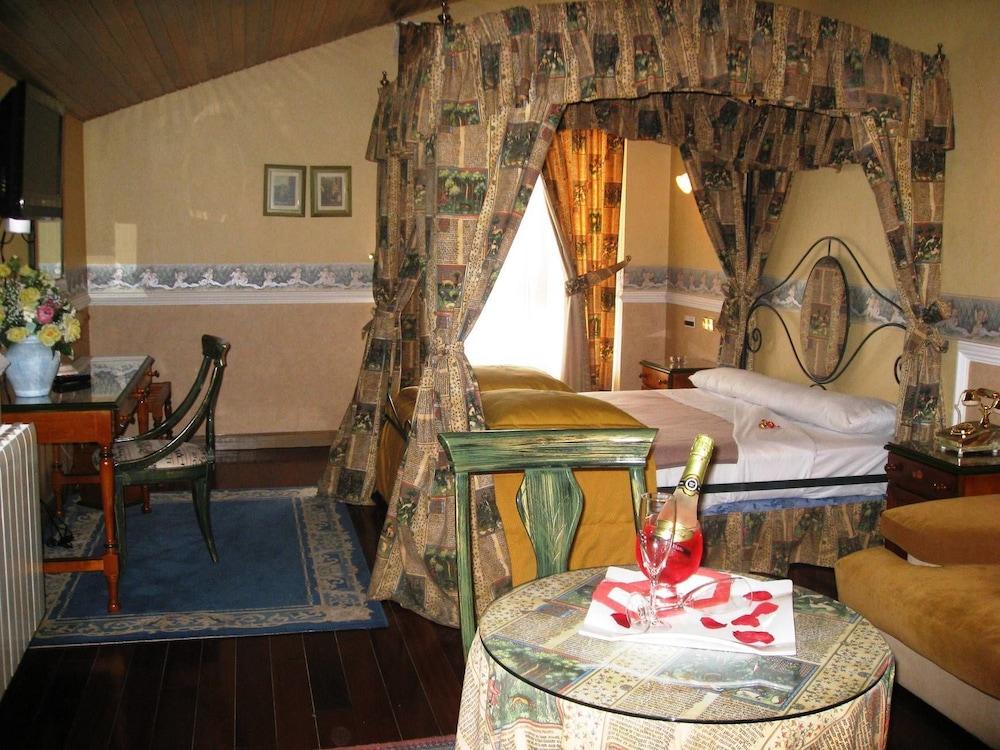 My Rooms City Hotel Camino De Santiago Лос-Томильярес Экстерьер фото