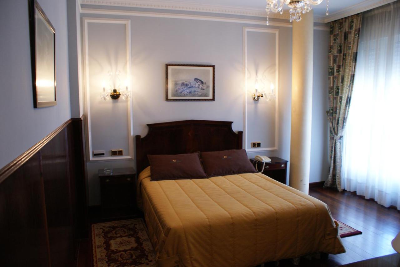 My Rooms City Hotel Camino De Santiago Лос-Томильярес Экстерьер фото