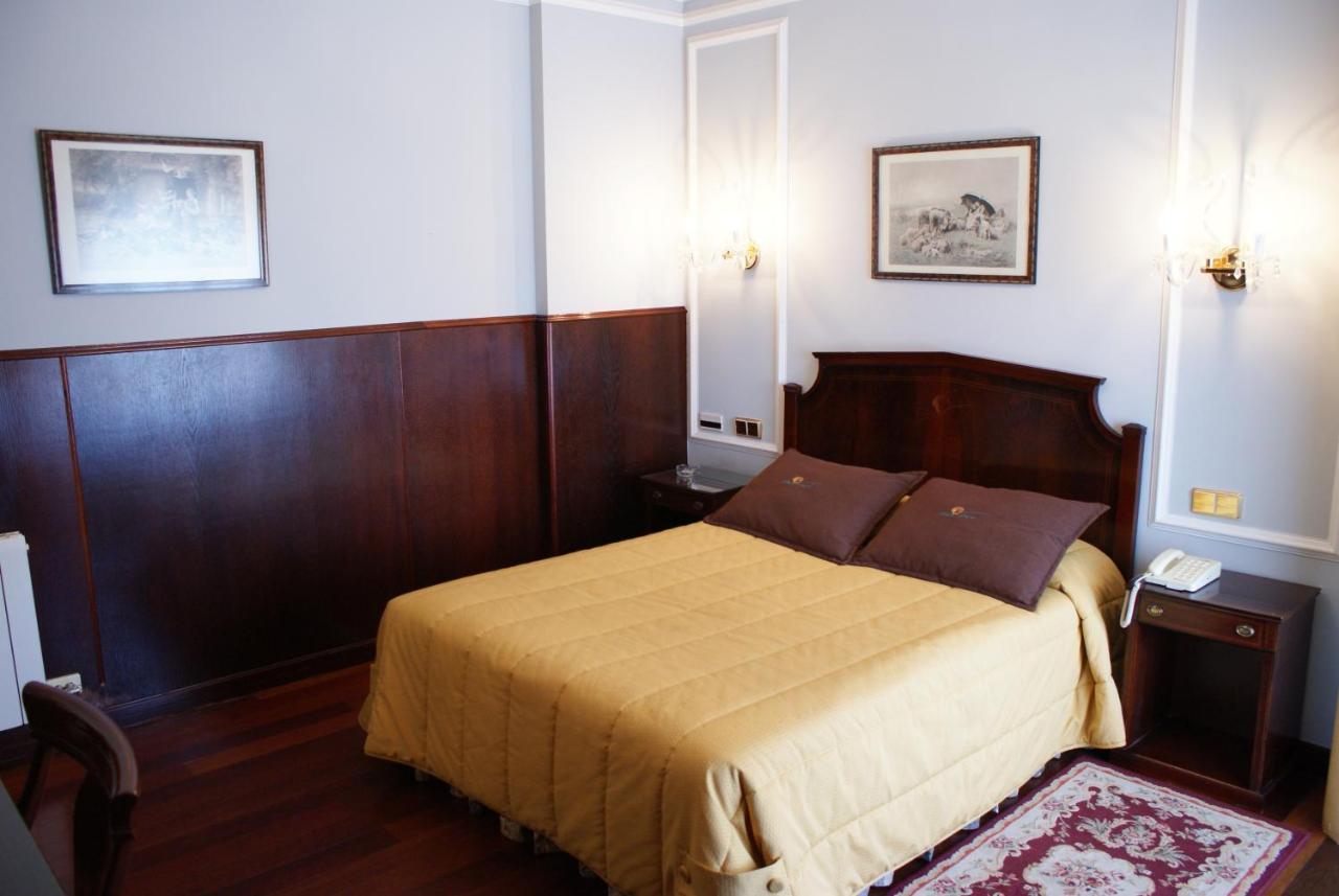 My Rooms City Hotel Camino De Santiago Лос-Томильярес Экстерьер фото